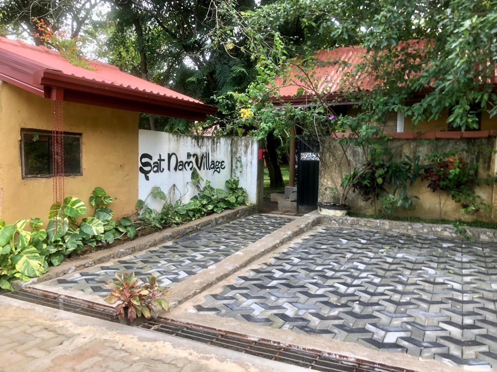 Sat Nam Village Eco-Hotel Sigiriya Exteriör bild